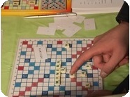 Activité parascolaire "Scrabble Jeunes", avec le guide d'Aurélien Delaruelle
