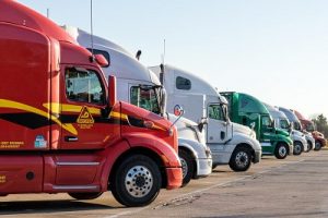 entreprise de camion de transport et de manutention avec des camions en ligne