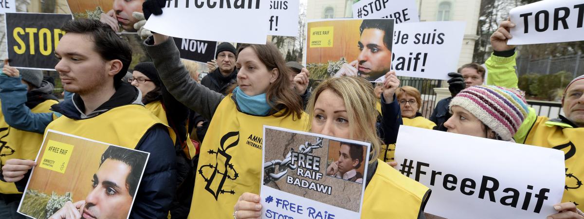 Manifestation pour la libération du blogueur saoudien Raif Badawi devant l'ambassade d'Arabie saoudite à Vienne (Autriche) le 16 janvier 2015