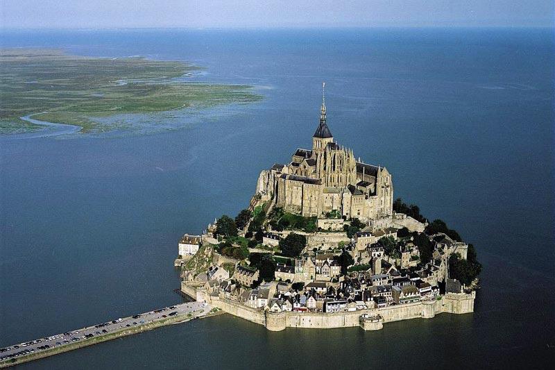 Le Mont Saint-Michel (Source : tourismeBretagne.com)